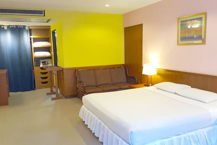 Room 20 of 436
