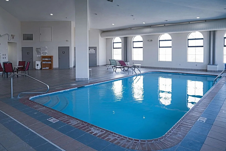 Pool 21 of 41