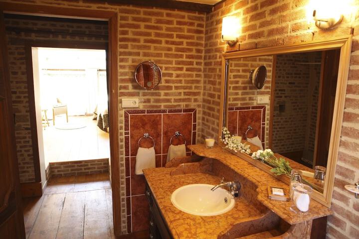 Bathroom Interior Photo