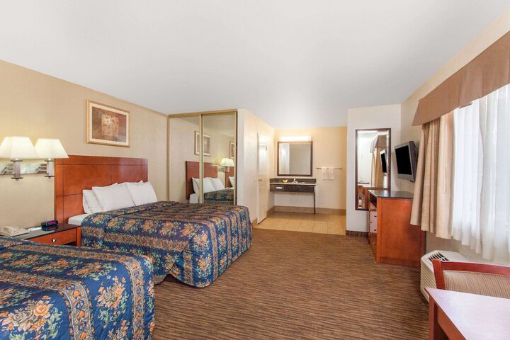 Double Accessible King Size Bed (1 of 3)