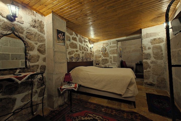 Room 150 of 578