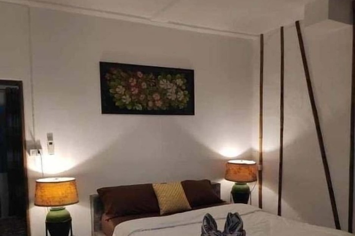 Room 11 of 29