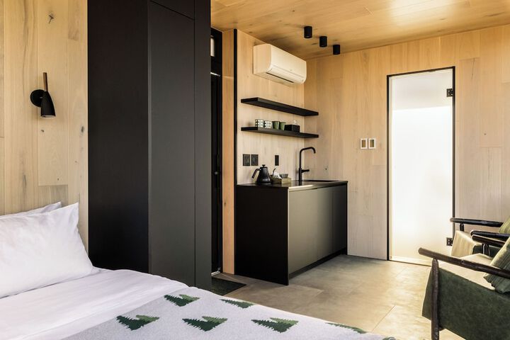 Room 8 of 25