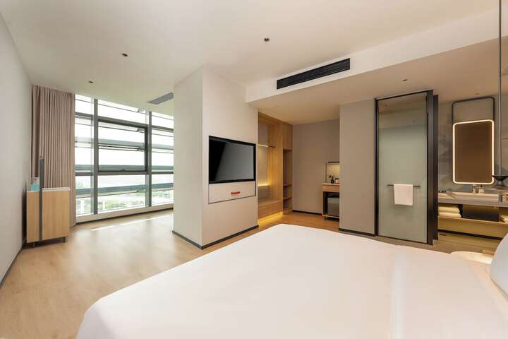 Room 4 of 30