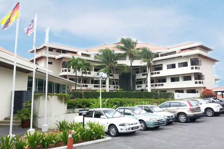 Exterior of Grand Dormani Rajah Court Hotel