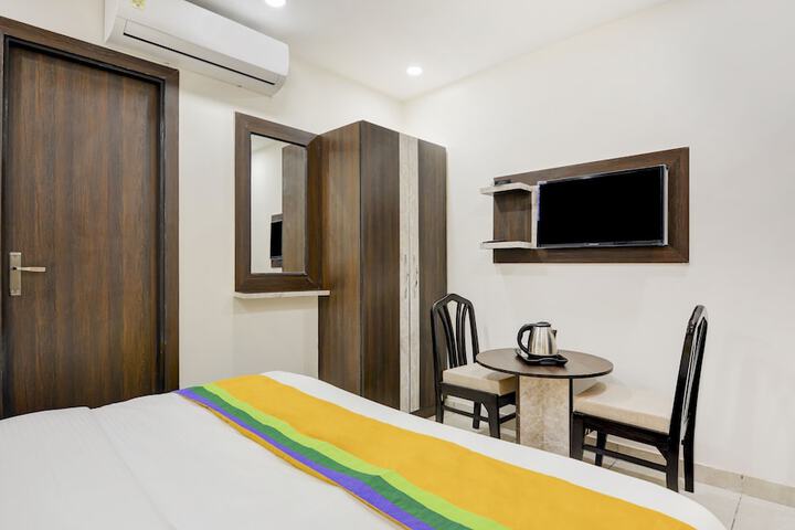Room 11 of 33