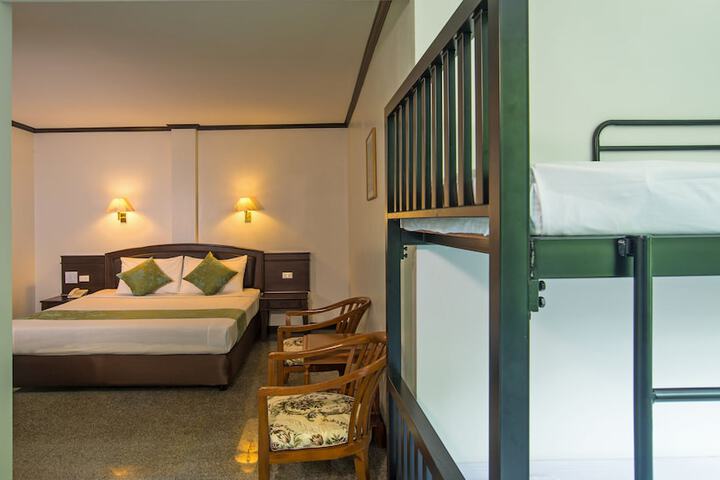 Room 12 of 35