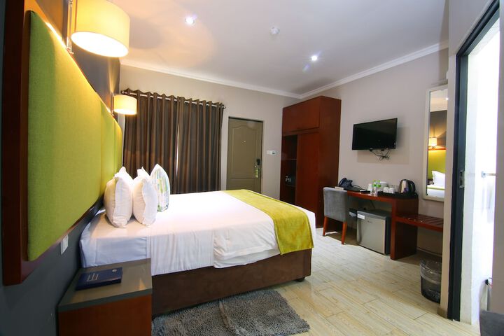 Room 14 of 113