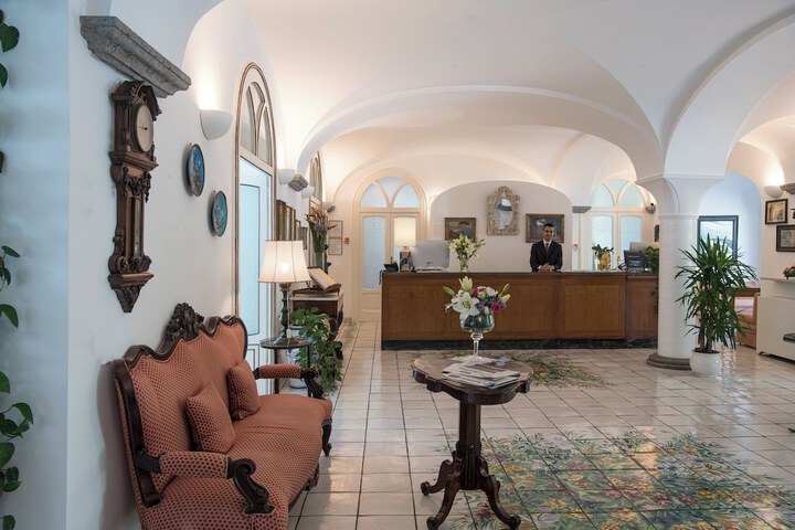 Hotel Interior 4 of 202