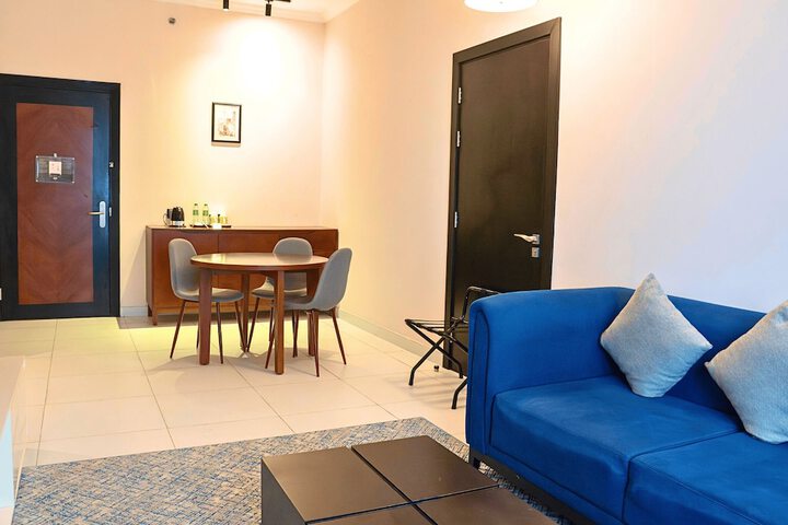 Room 27 of 47