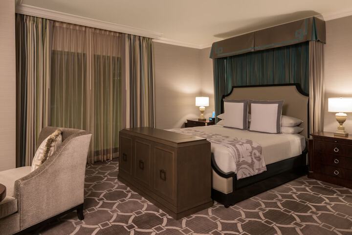 Room 22 of 197