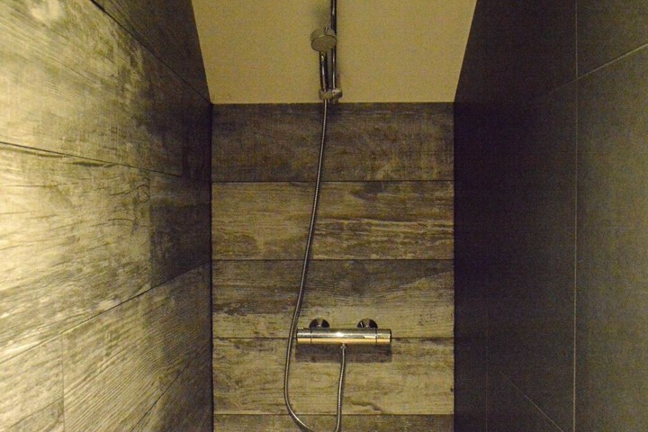 Room 19 of 38