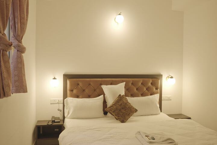 Room 14 of 83