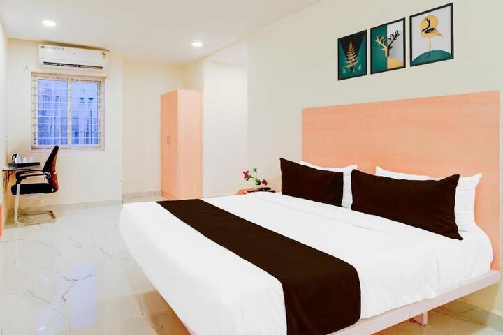 Room 2 of 9