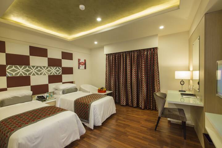 Room 4 of 35