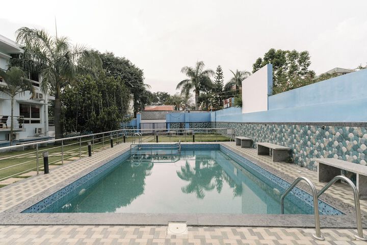 Pool 24 of 48