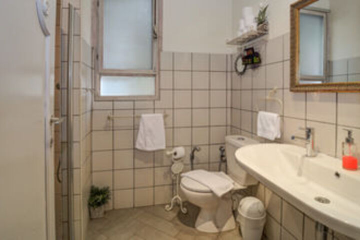 Room 2 of 21
