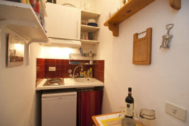Room 27 of 168