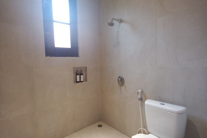 Room 16 of 36