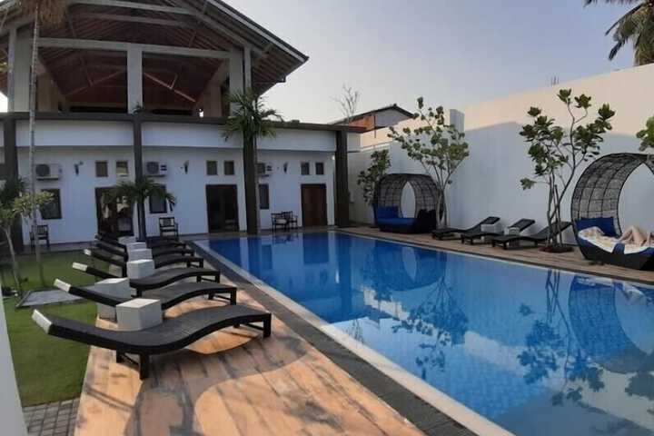 Hotel Cloud Nine
