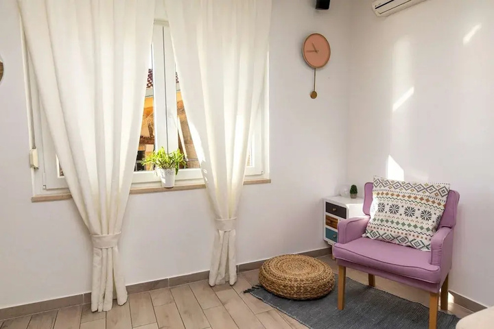 Room 2 of 13