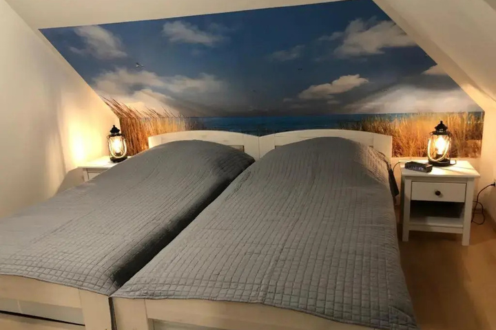 Room 2 of 9