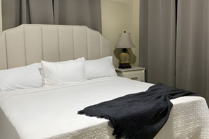Room 14 of 28