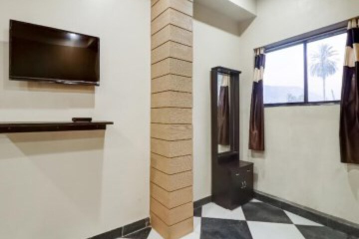 Collection O 77782 Mini Punjab Hill Side Rooms