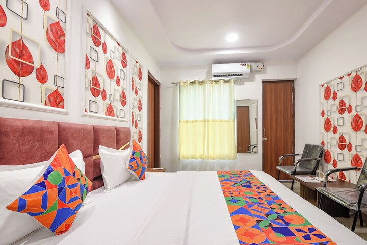 Room 14 of 32