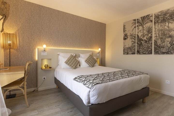 Room 106 of 210