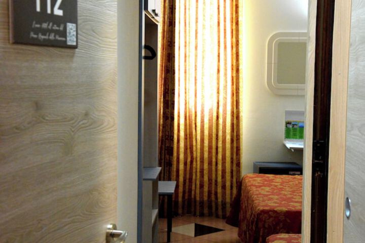 Room 38 of 109
