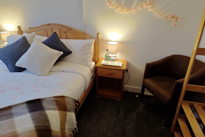 Room 10 of 27