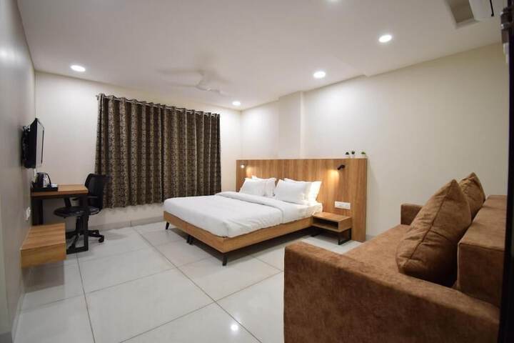 Room 16 of 36