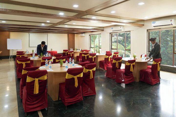 Ballroom/Hall 103 of 114