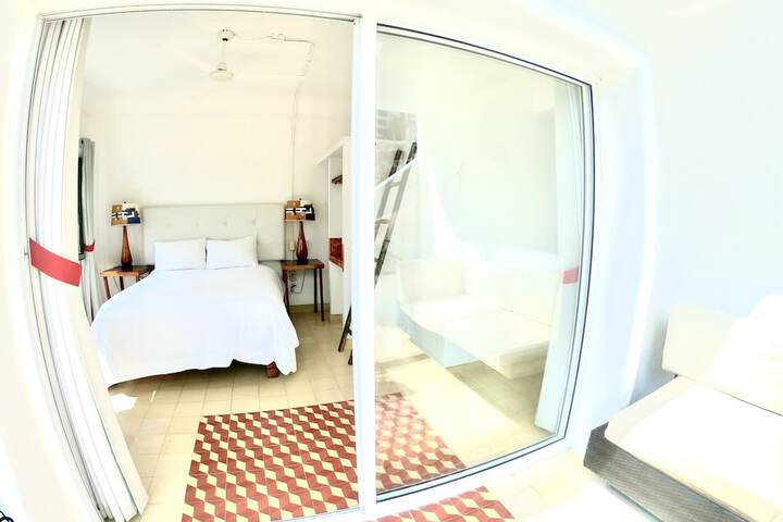 Room 19 of 193
