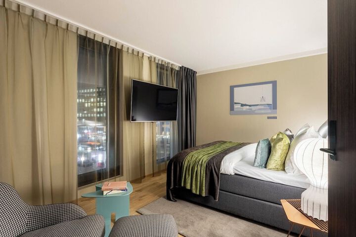 Room 36 of 107