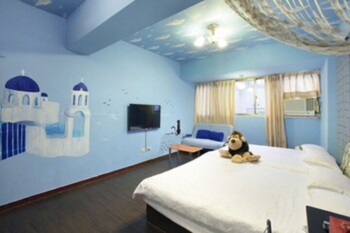 Room 26 of 38
