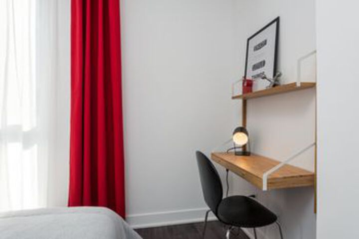 Room 13 of 30