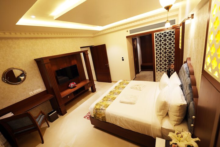 Room 35 of 70