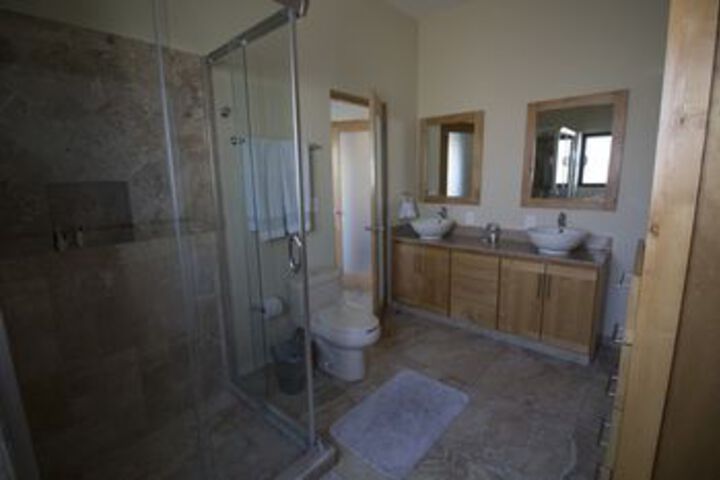 Room 5 of 37