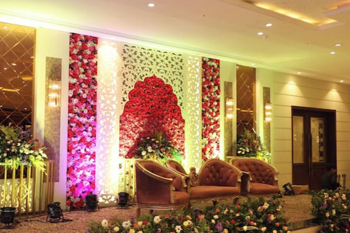 Ballroom/Hall 26 of 36