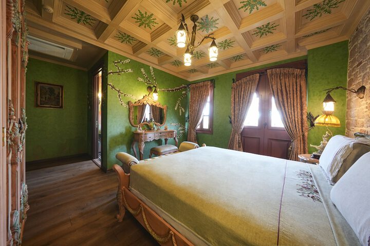 Room 27 of 171