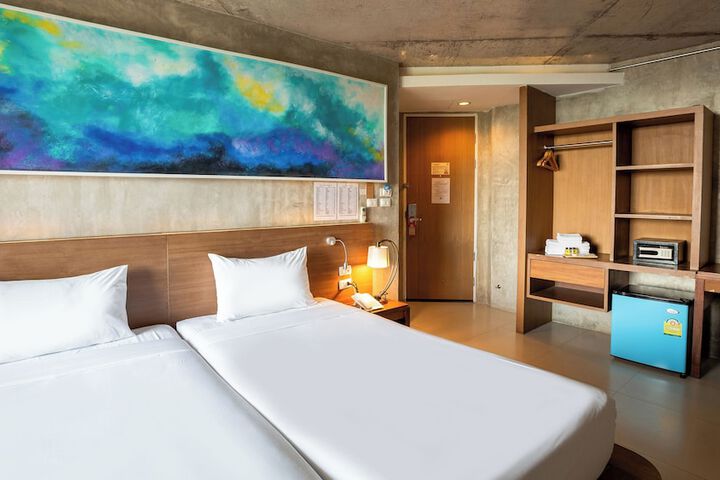 Room 6 of 43