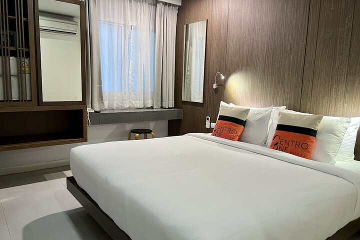 Room 8 of 75