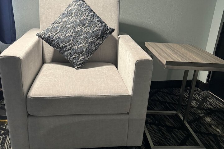 Double Accessible King Size Bed (6 of 8)