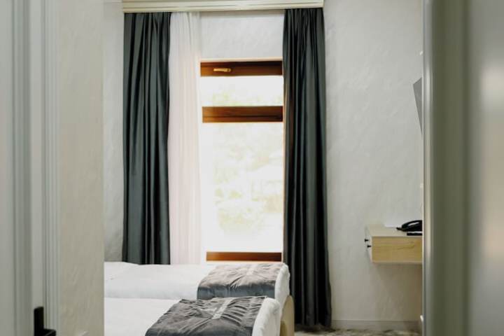 Room 12 of 35