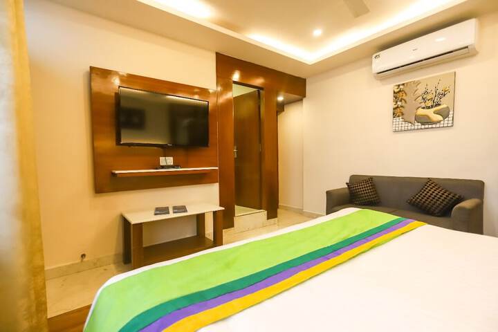 Room 10 of 38