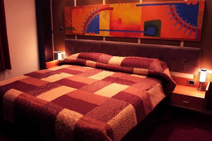 Room 6 of 27