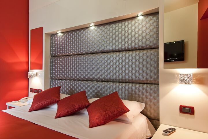 Room 10 of 43