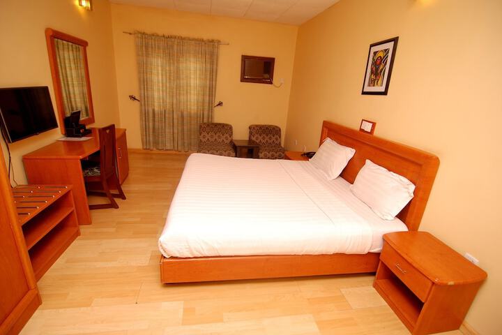 Room 37 of 82